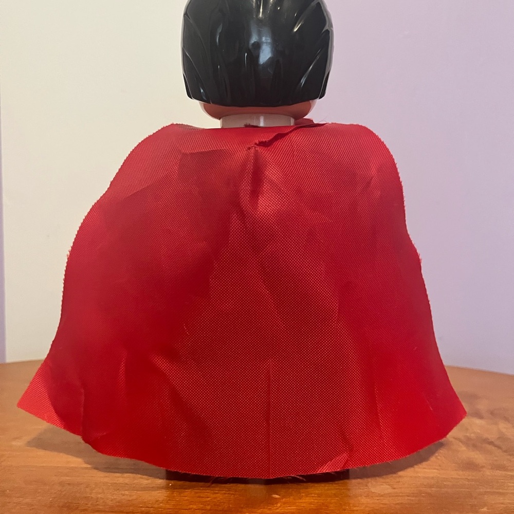 LEGO 2014 Superman With Red Cape DC Comics Super Hero’s Alarm Clock - Picture 6 of 14
